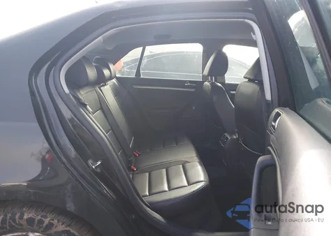 2010 Volkswagen Jetta Limited Edition from USA, damaged, VIN 3VWAX7AJ6AM131672